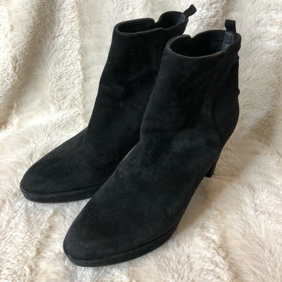Stuart Weiztman black suede pull on booties size 7M - Picture 12 of 13